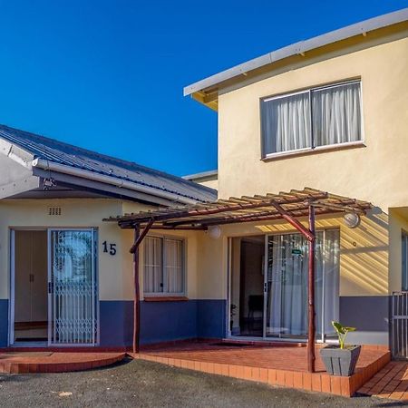 15 @ Porter Guesthouse Port Shepstone Luaran gambar